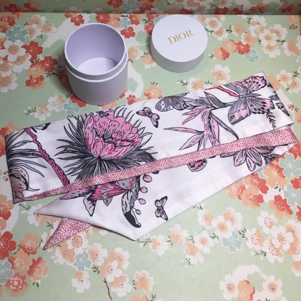 GWP Dior 100% Silk Twilly 
Gift box Floral 37" Butterflies pink